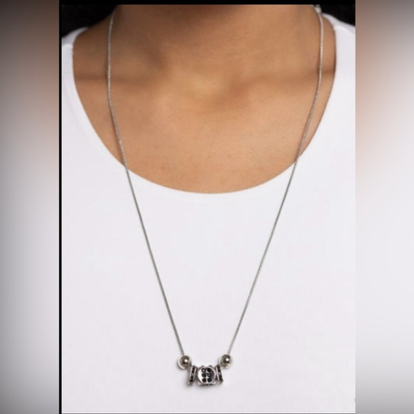 Paparazzi Rolling The Dice Necklace With Earrings - Picture 1 of 4